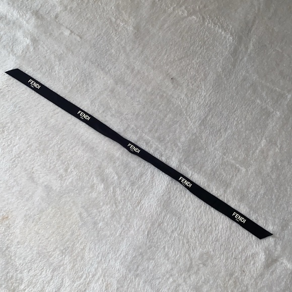 Fendi paper shopping bag with ribbon string - Picture 2 of 16